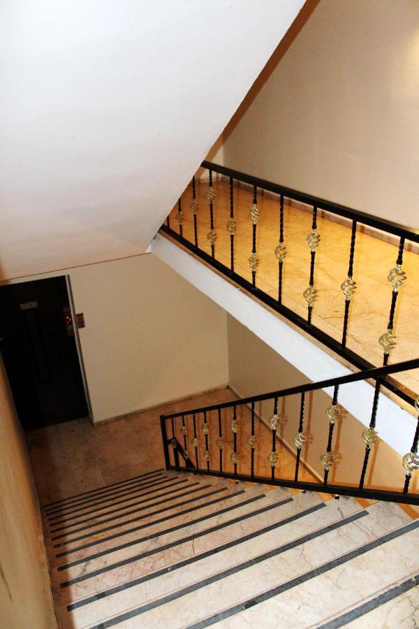 White Crown Apartman Ve Yasam Merkezi イスタンブール エクステリア 写真