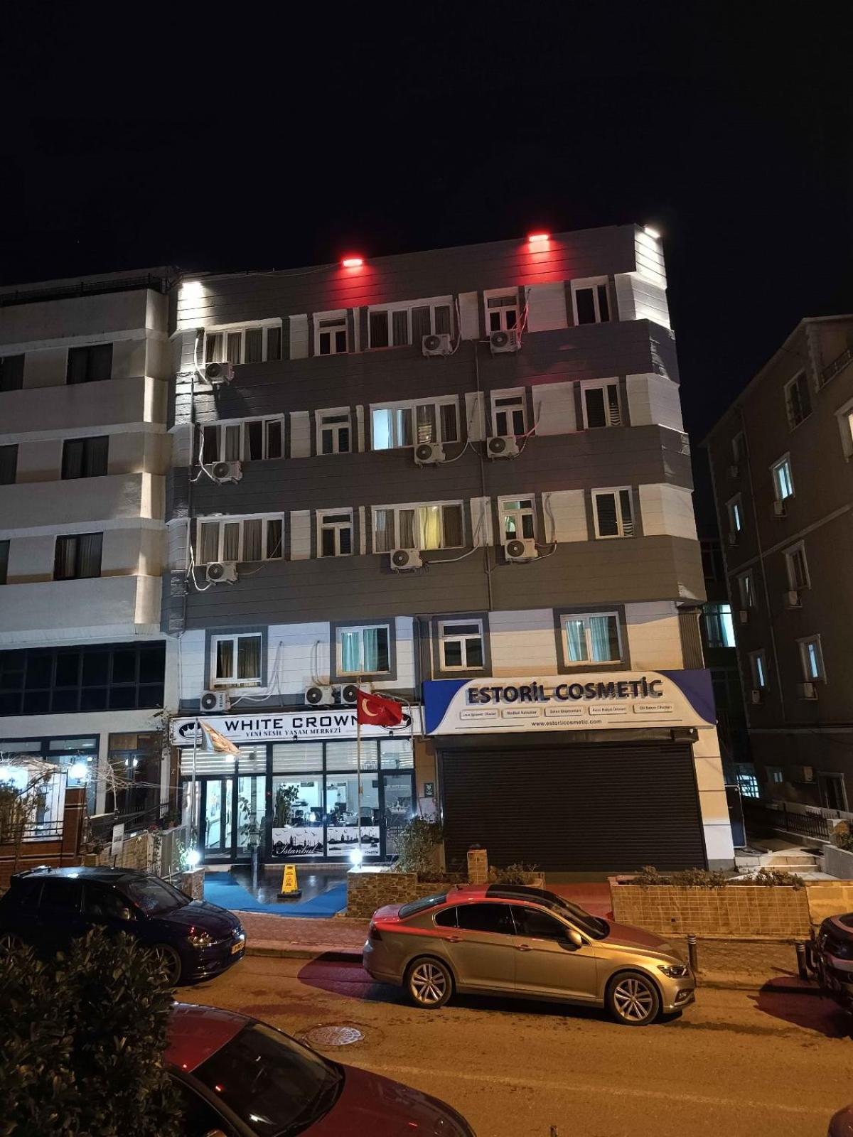 White Crown Apartman Ve Yasam Merkezi イスタンブール エクステリア 写真