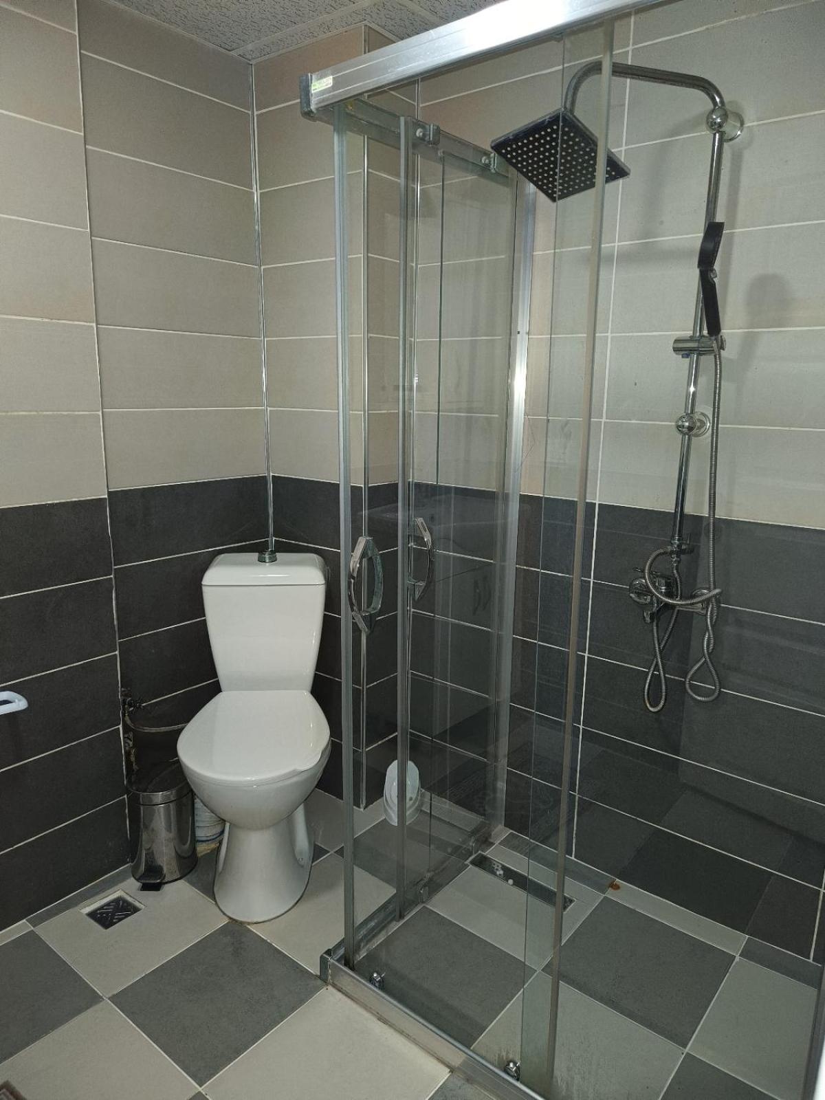 White Crown Apartman Ve Yasam Merkezi イスタンブール エクステリア 写真