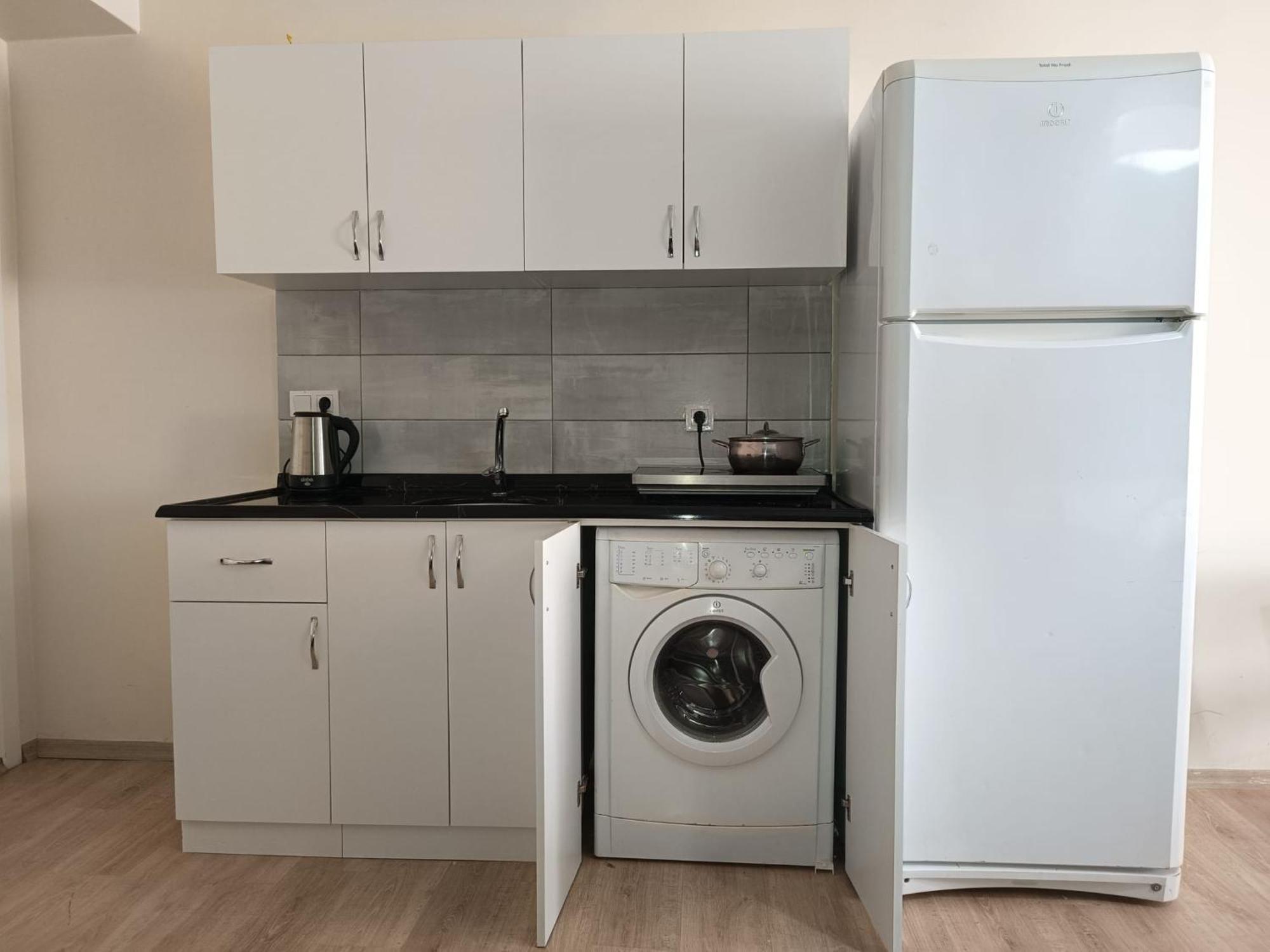 White Crown Apartman Ve Yasam Merkezi イスタンブール エクステリア 写真