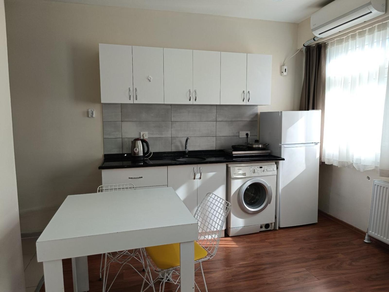 White Crown Apartman Ve Yasam Merkezi イスタンブール エクステリア 写真