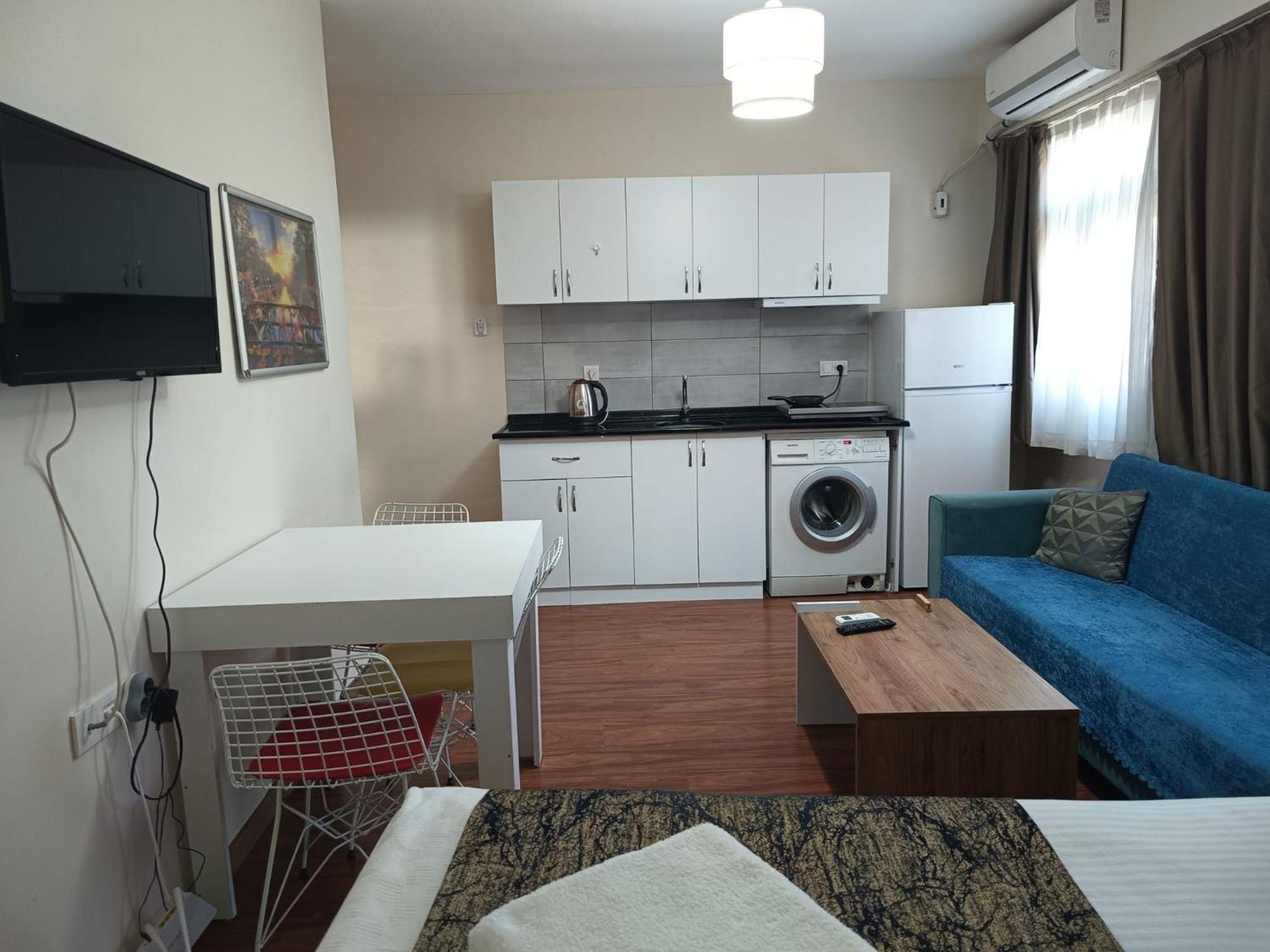 White Crown Apartman Ve Yasam Merkezi イスタンブール エクステリア 写真